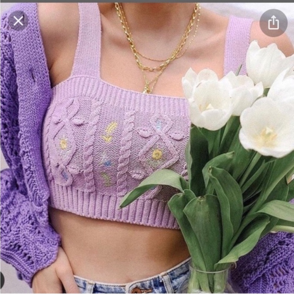 NWOT ZARA PURPLE KNIT FLORAL CROP TOP
SIZE M
